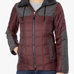 686 maroon gray women’s snowboard jacket in excellent condition M